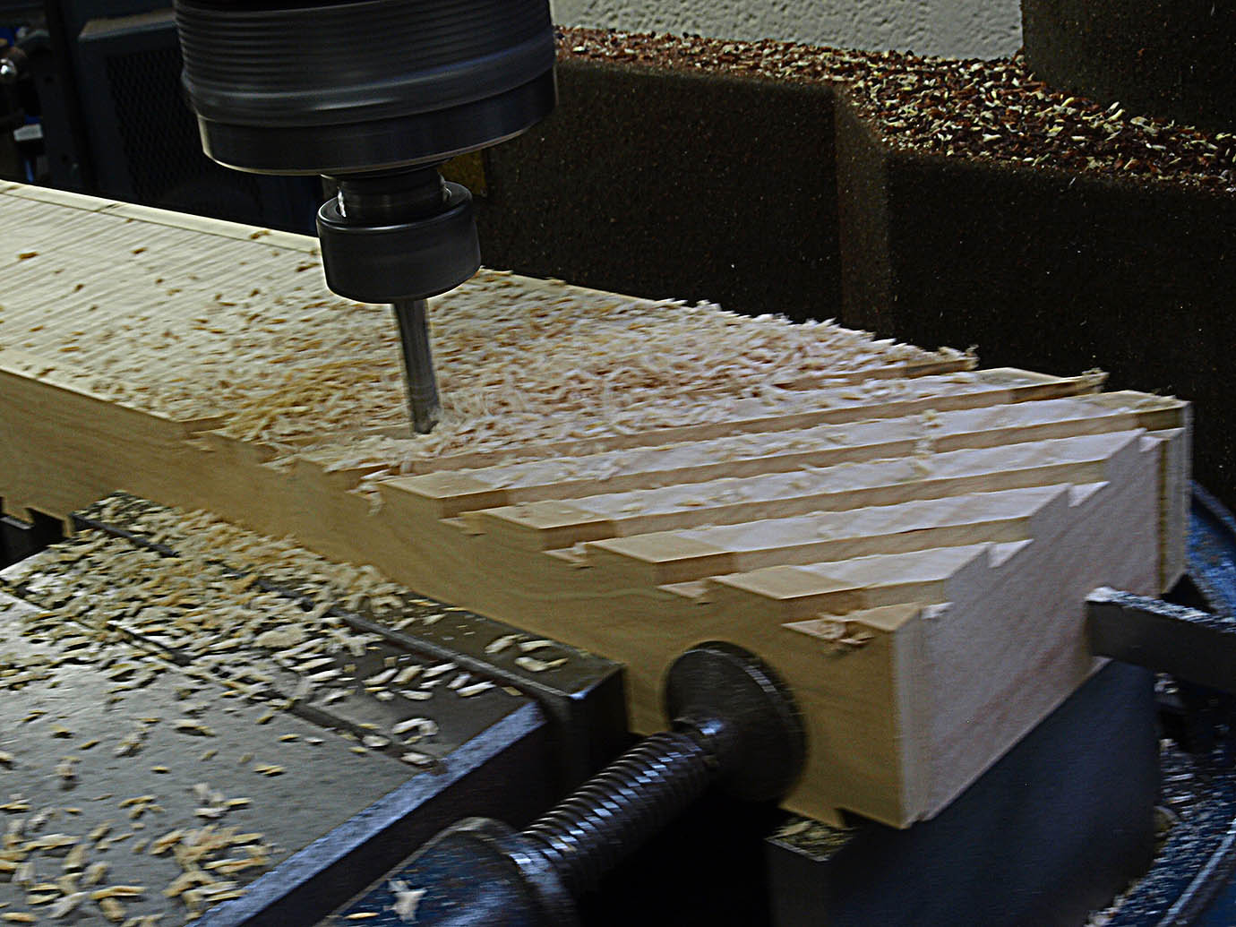 T21 Cutting dovetails. T21 Cutting dovetails.